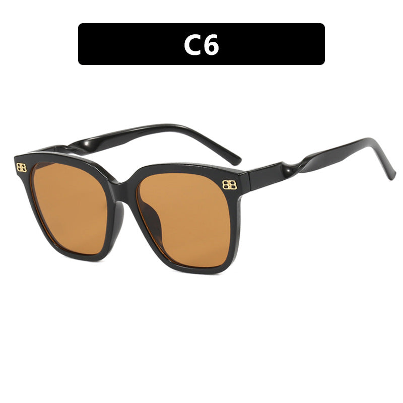 Women's square sunglasses with elegant frame structure and UV protection Skanto