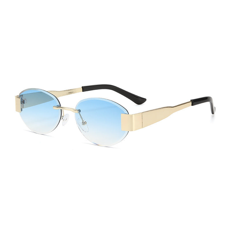 Women's glamorous sunglasses with clear, elegant frame and protective UV filter Skanto