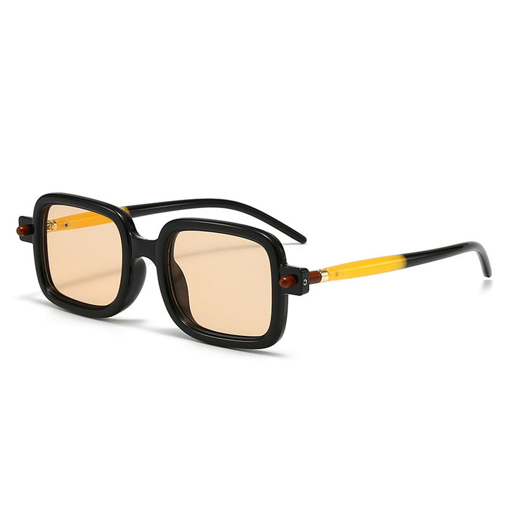 Dame moteriktig kvadratisk brille med stilige detaljer Skanto