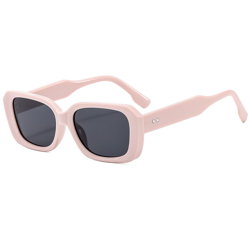 Dame stor firkantet solbrille med robust ramme og UV-beskyttelse Skanto