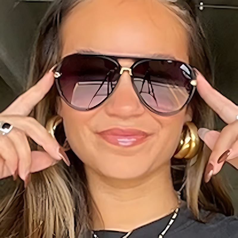 Women's Fashionable Pilot Sunglasses with Elegant Metal Accents Skanto
