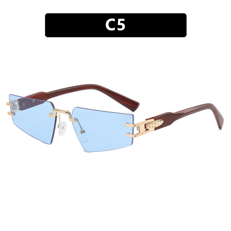 Women's fashionable sunglasses with elegant square frame structure and luxurious details Skanto