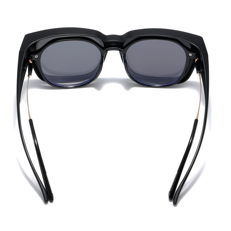 Dame moterisk solbrille i moderne rammedesign Skanto