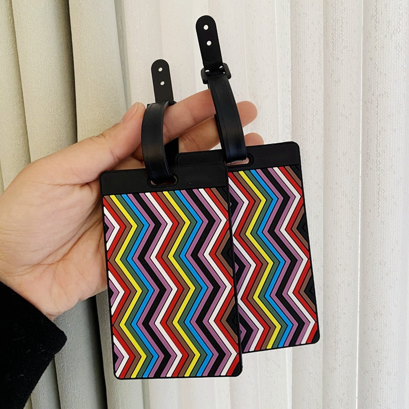 Vibrant Chevron Pattern Bagasje Tag Skanto