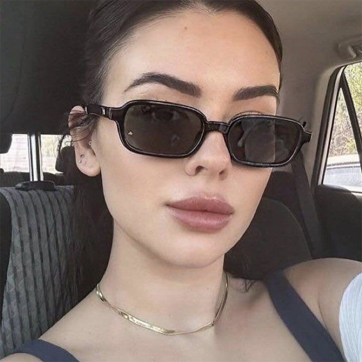 Dame moteriktig lesebrille i moderne kvadratisk design Skanto