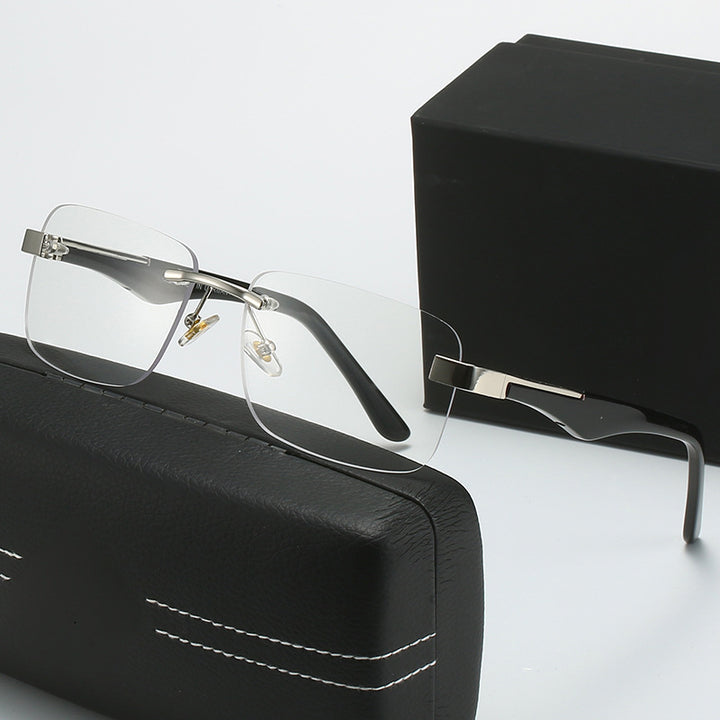Dame moteriktig halvrammebrille med elegant metall- og plastmix Skanto