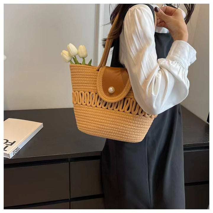 Handmade basket bag with elegant leather details Skanto