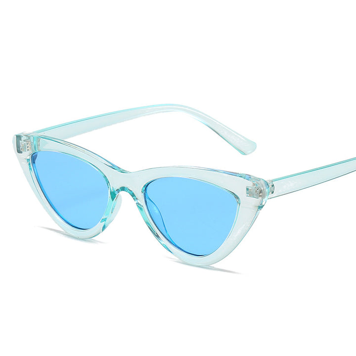 Dame Cat-Eye solbriller med futuristisk design og robust ramme Skanto