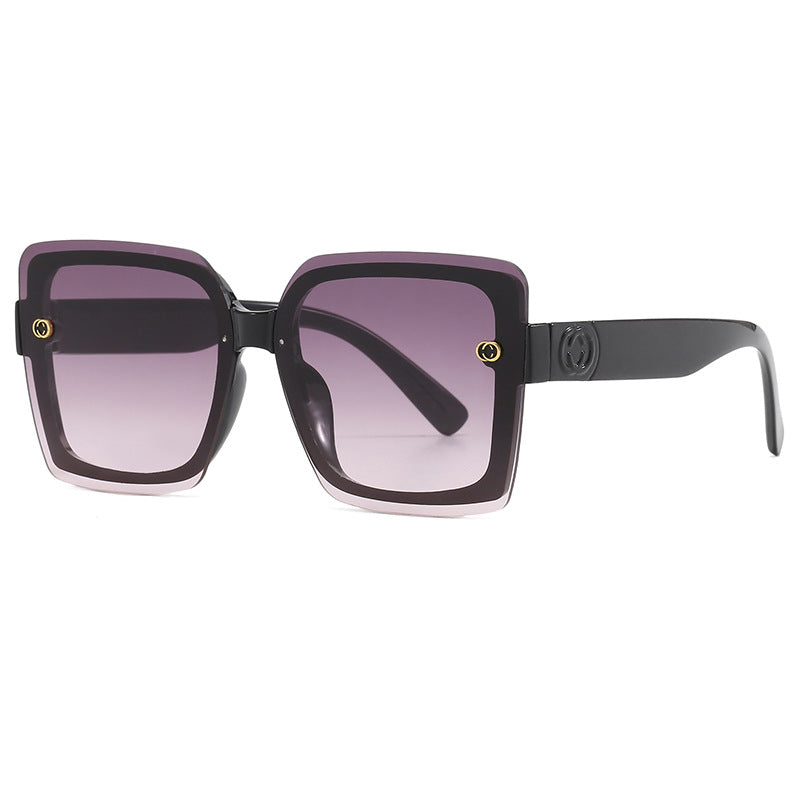 Dame oversized kvadratisk solbrille med elegant ramme Skanto