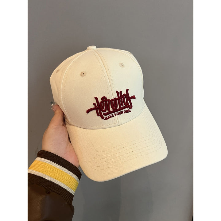 Herrejusterbar brodert caps Skanto