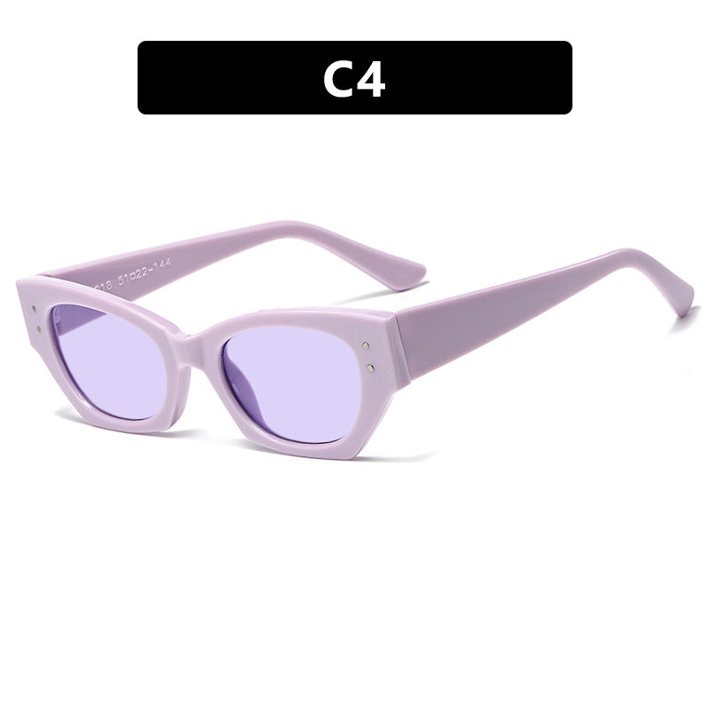 Damer trendy Cat-Eye solbriller med elegant plastinnfatning Skanto