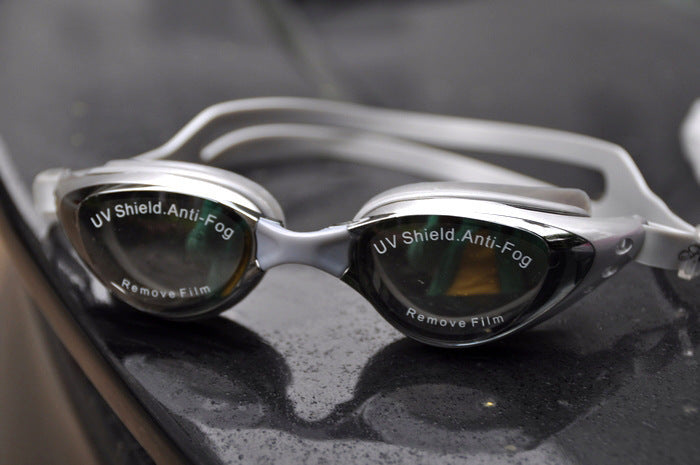 Høyytelses svømmebrille med speilte linser og presis passform Skanto