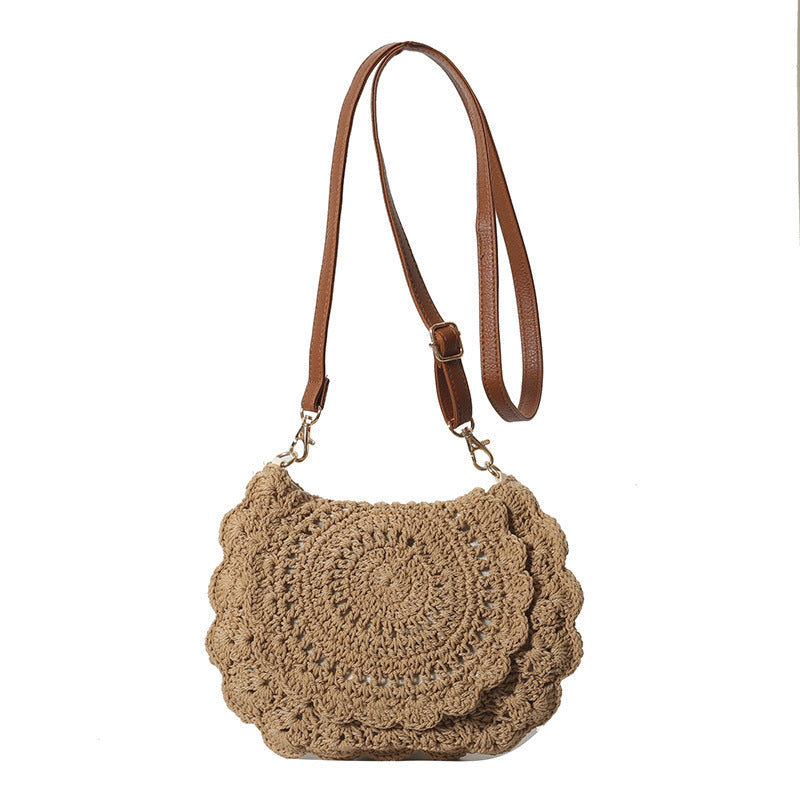 Håndlaget crossbody-veske med blomsterdesign Skanto