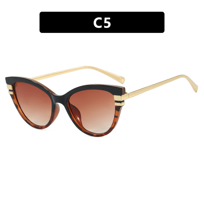 Damer Cat-Eye solbrille med elegante metallakenter Skanto