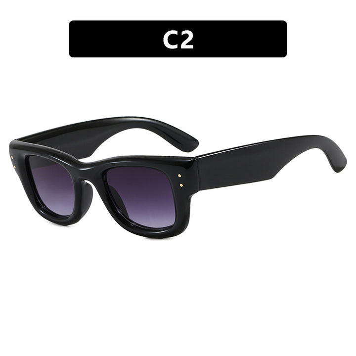 Women's fashionable sunglasses with wide, elegant frame and protective UV filter Skanto