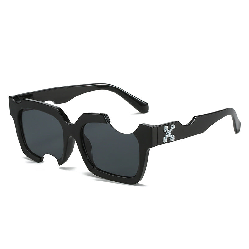 Damer moderne, geometrisk solbrille med eksepsjonell ramme Skanto
