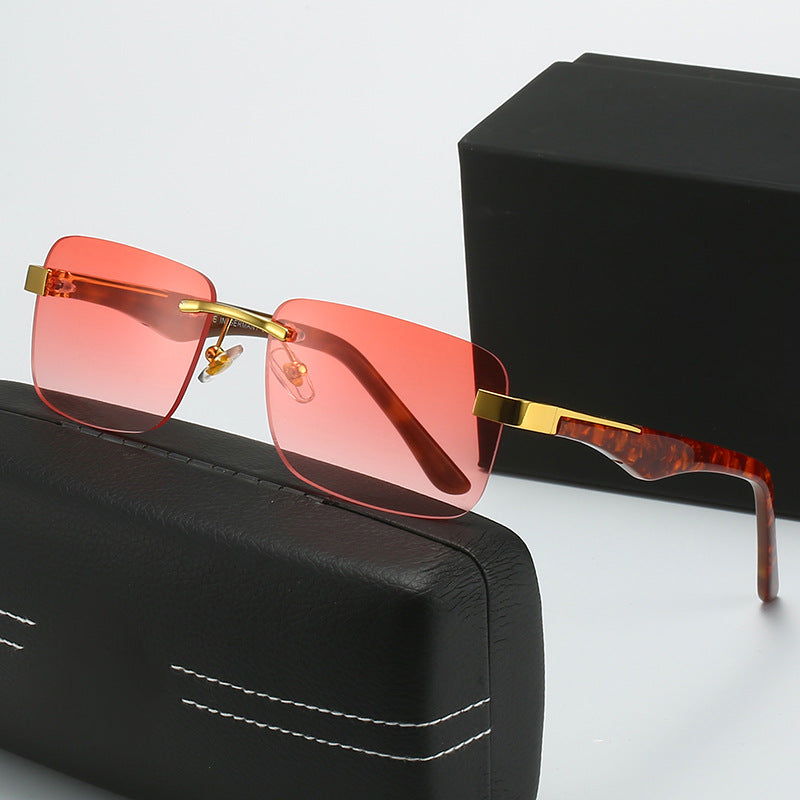 Dame moteriktig halvrammebrille med elegant metall- og plastmix Skanto