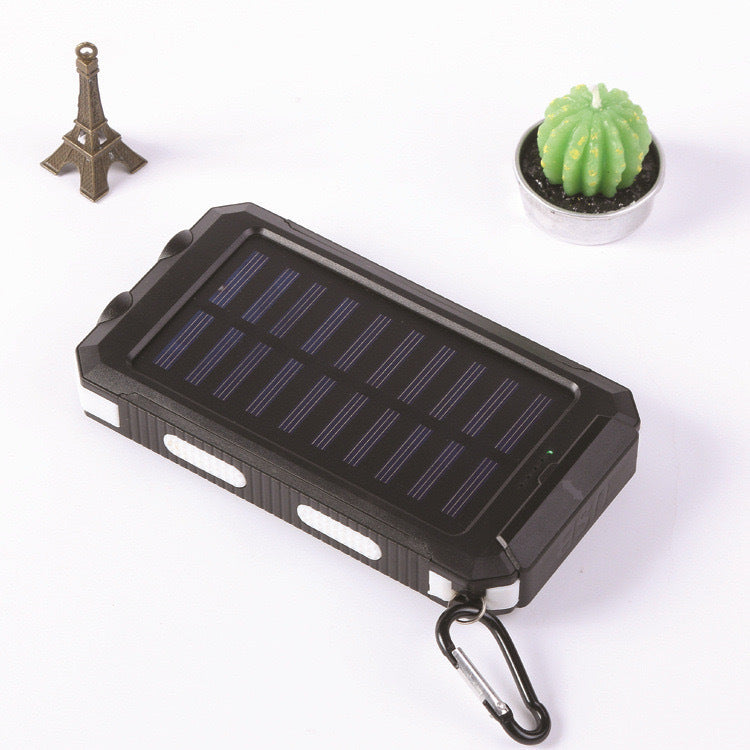 Solcelledrevet powerbank med robust design og innebygd hurtigladefunksjon Skanto