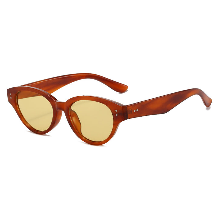 Dame Cat-Eye solbriller med retro-inspirert rammestruktur Skanto