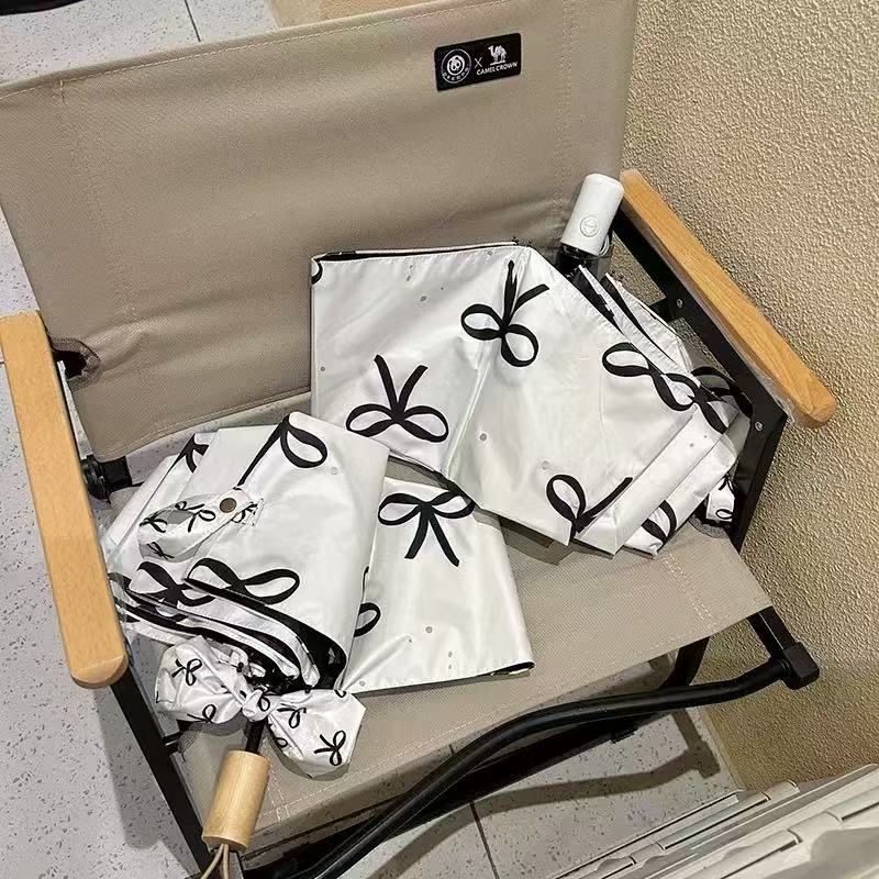 Dame Sammenleggbart Regnparaply med elegant Sløyfemotiv Skanto