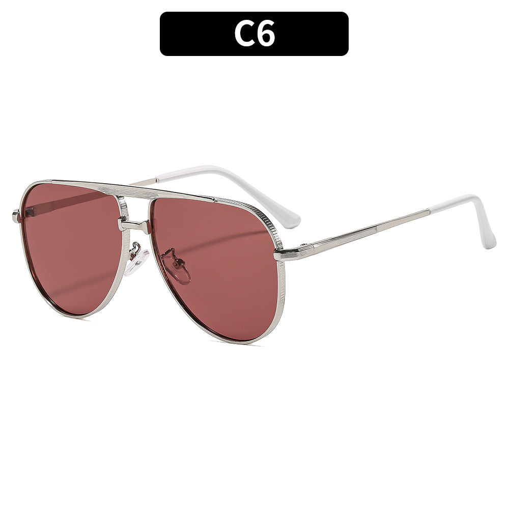 Dame modische Aviator-solbrille med elegant metallramme og UV400-beskyttelse Skanto