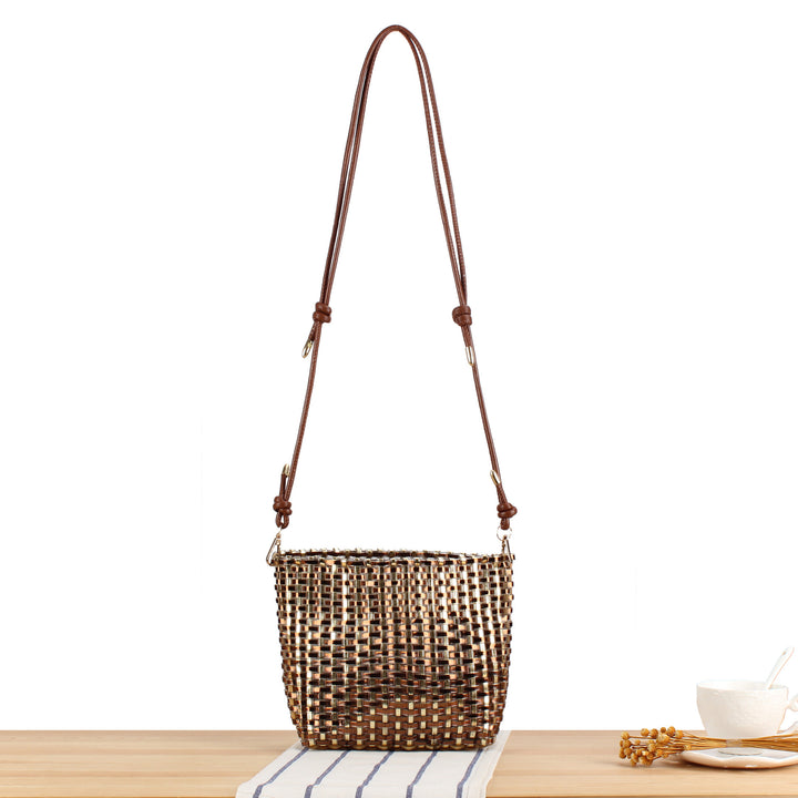 Shoulder bag made of hand-woven synthetic material with fashionable sliding mechanism Skanto