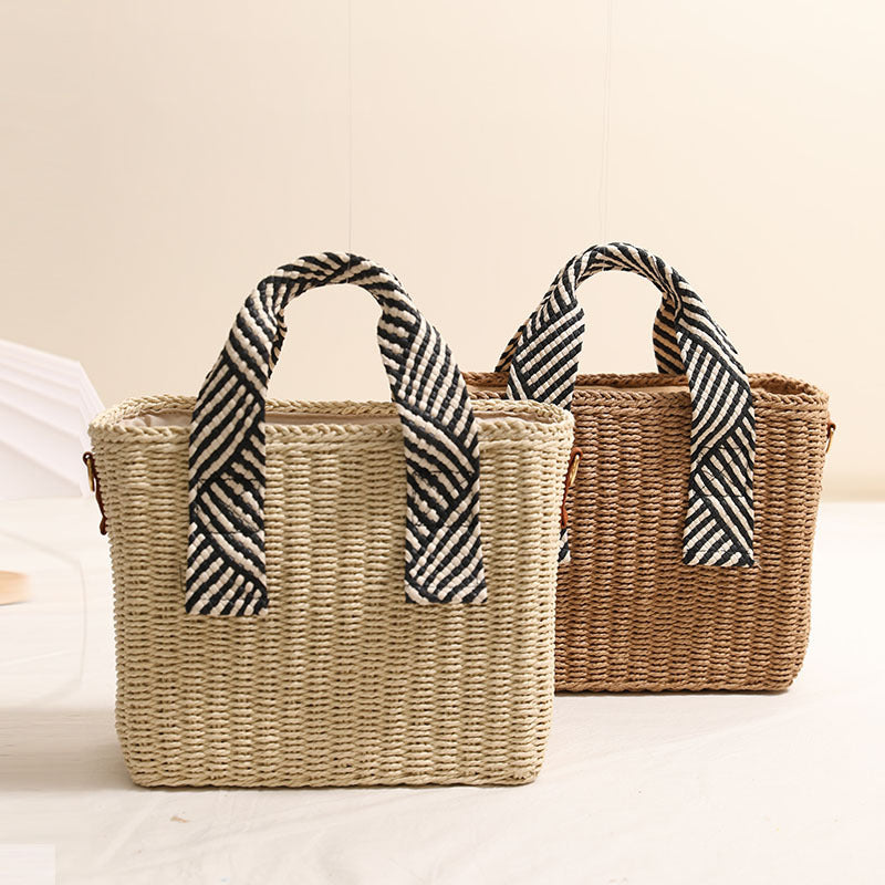 Handbag made of braided natural material with detachable shoulder strap Skanto