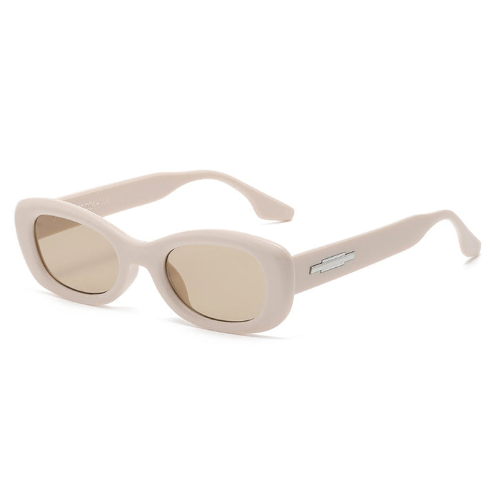 Dame modisk solbrille med oval rammeform og UV-beskyttelse Skanto