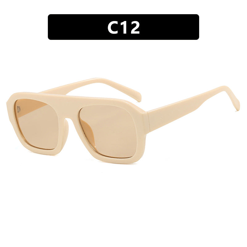 Dame moteriktig solbrille i beskyttende oversized-format Skanto