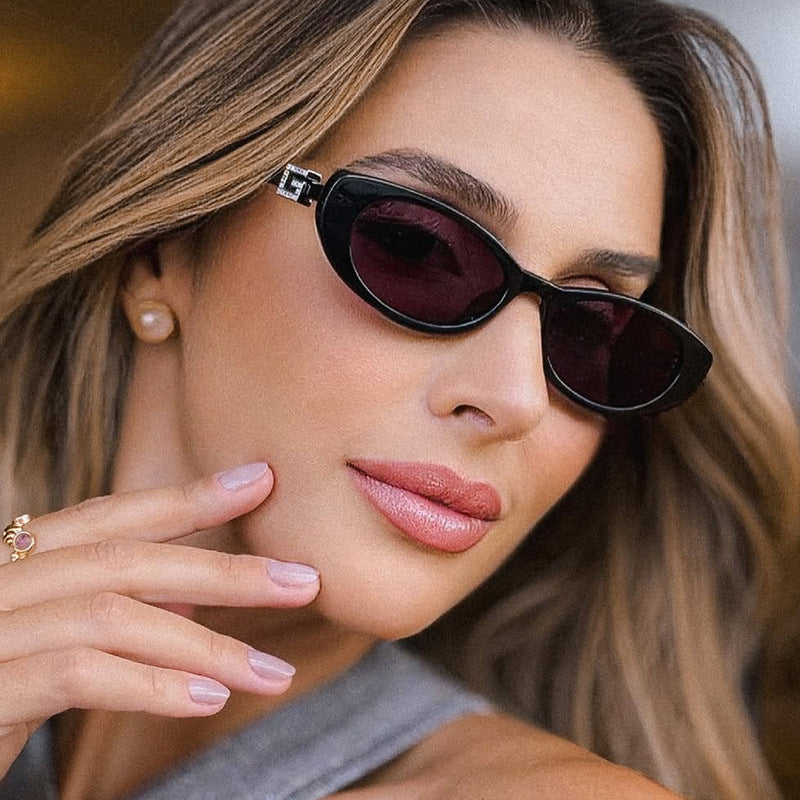Women's Cat-Eye Sunglasses with Stylish Frame and Luxurious Details Skanto
