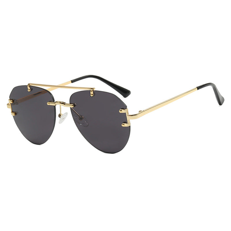Women's modern pilot sunglasses with gradient lenses and thin metal frame Skanto