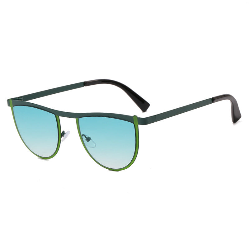 Dame elegant solbrille med moderne design og UV-beskyttelse Skanto