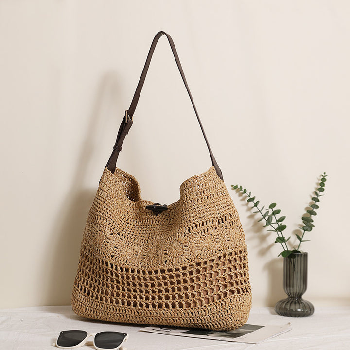 Hand-knotted shopper bag with modern net design Skanto