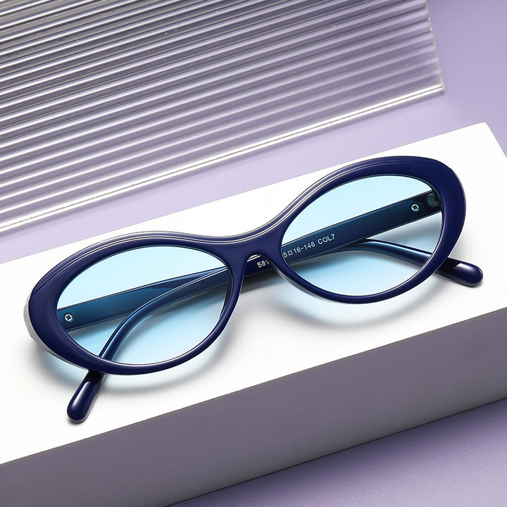 Dame stilige solbriller i oval design Skanto