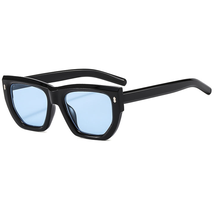 Dame Designer-solbrille med moderne geometrisk ramme og UV-beskyttelse Skanto