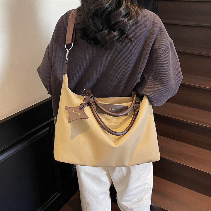 Elegant Reiset bag med praktiske lommer Skanto