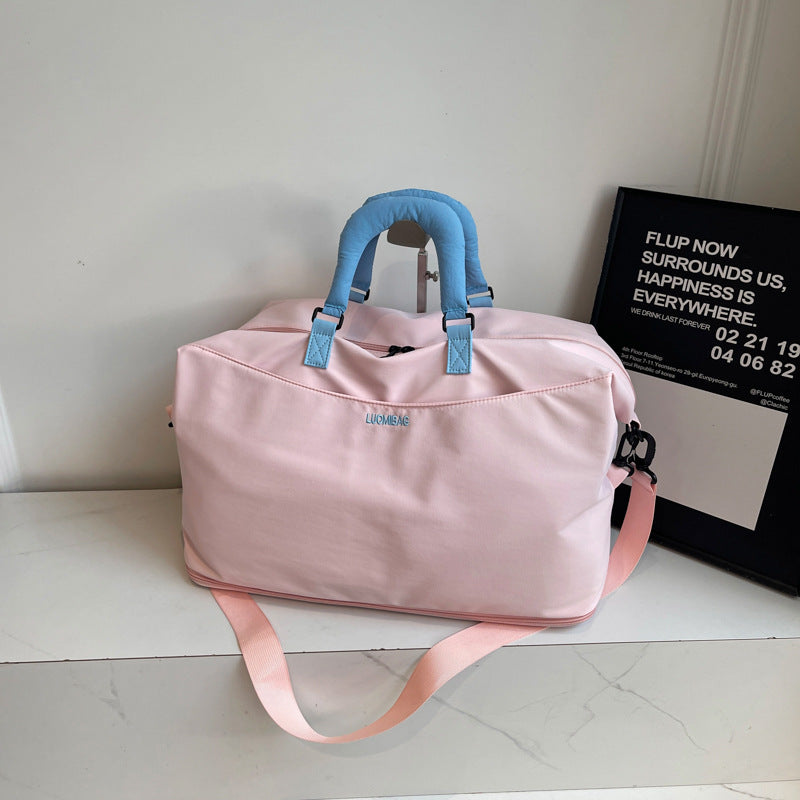 Dame Elegant og romslig sport- og reiseveske Skanto