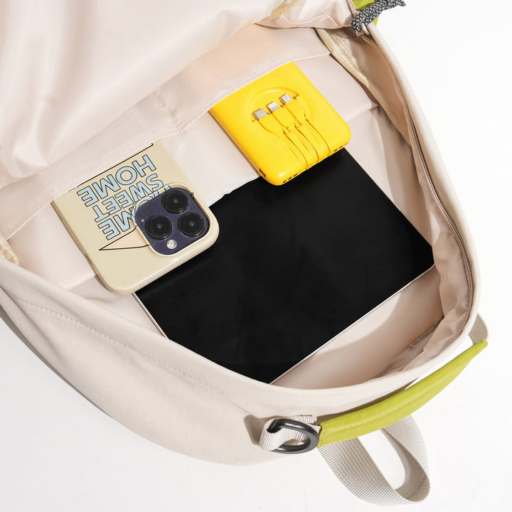 Unisex nan romslig fritids- og reise ryggsekk med polstret laptoplomme og elastisk frontbungee Skanto
