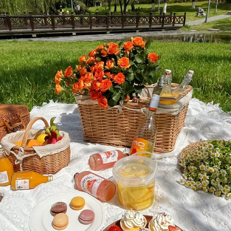 Kvinnenes flettede kurv med dekorativt stofffôr Skanto
