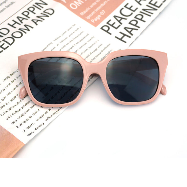 Damer Modische oversized solbriller med markant ramme Skanto