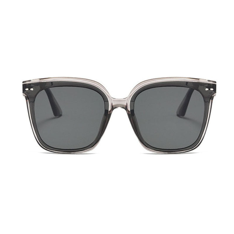 Dame oversized solbrille med moderne, kontrasterende design Skanto