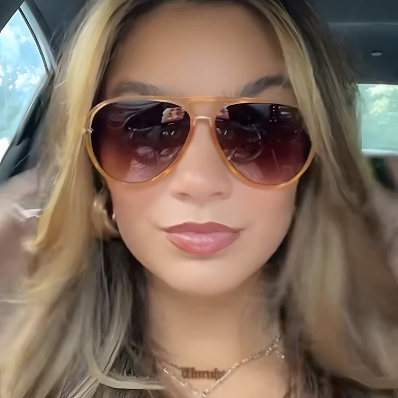Women's Fashionable Pilot Sunglasses with Elegant Metal Accents Skanto