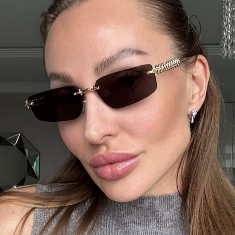 Women's square sunglasses with filigree frame and luxurious details Skanto