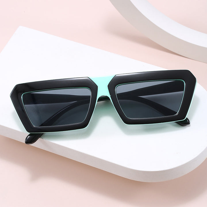 Dame geometrisk solbrille i trendy design Skanto