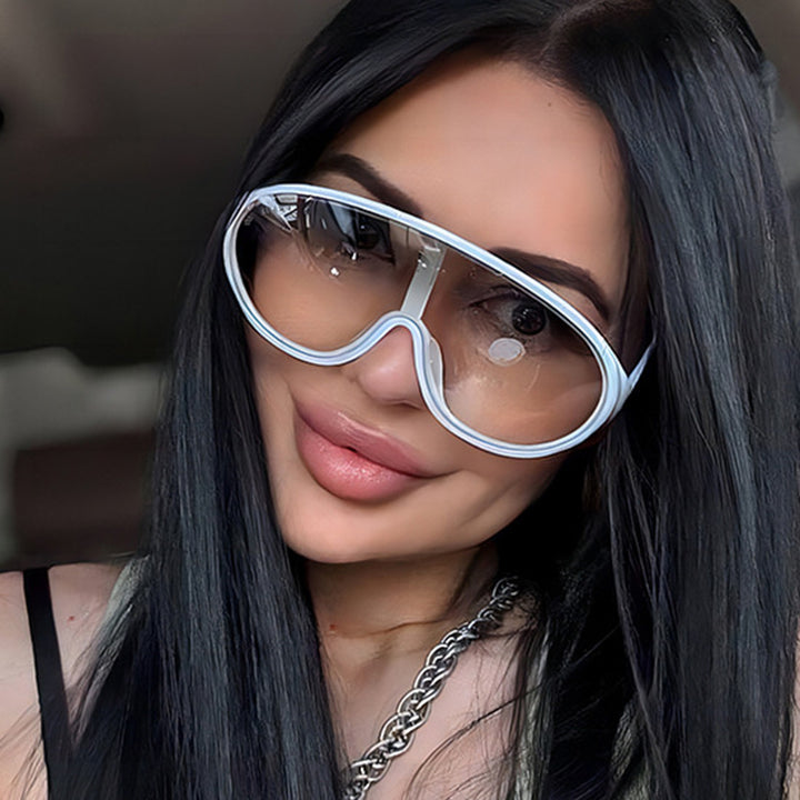 Women's futuristic sunglasses with large lenses and ergonomic frame Skanto