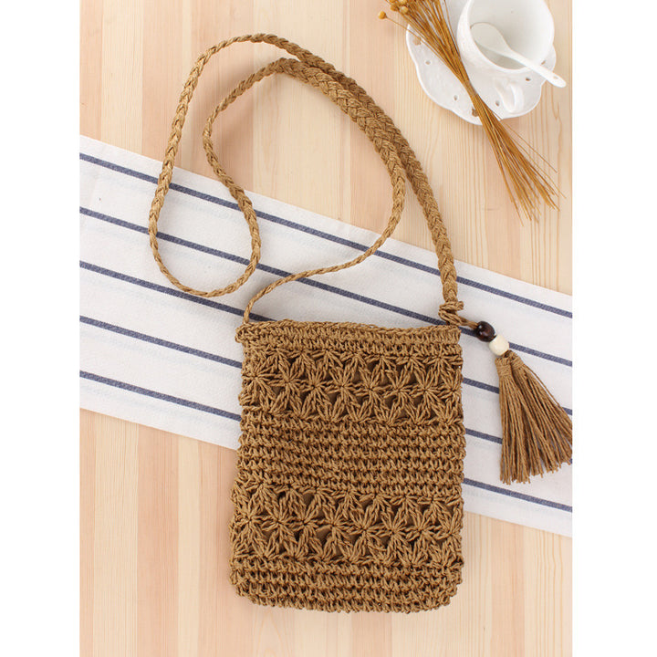 Handbag made of hand-knotted natural material with elegant fringe pendant Skanto