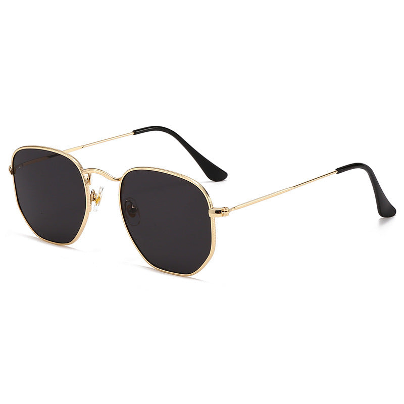 Dame Oversized solbriller med elegant gullmetallramme og solid UV-beskyttelse Skanto