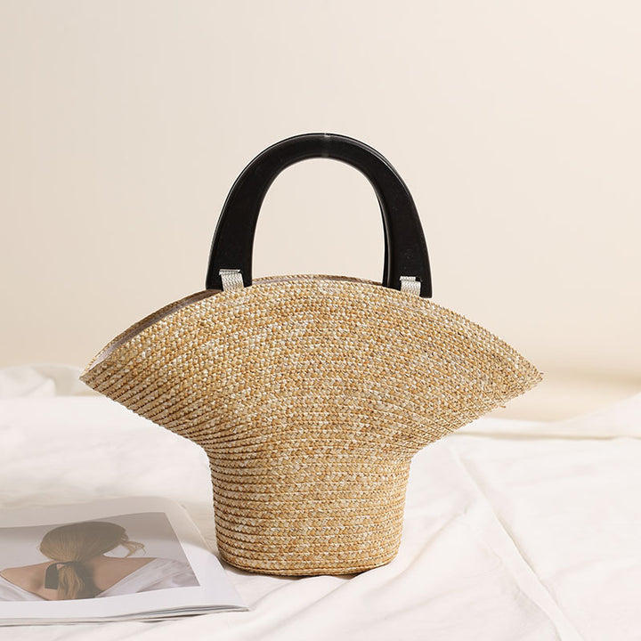 Modern handbag with stylish plastic handles Skanto