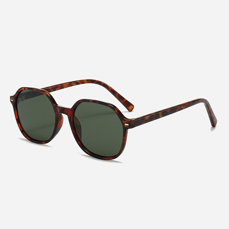 Dame moteriktig solbrille i ekstravagant havskilpadde-design Skanto