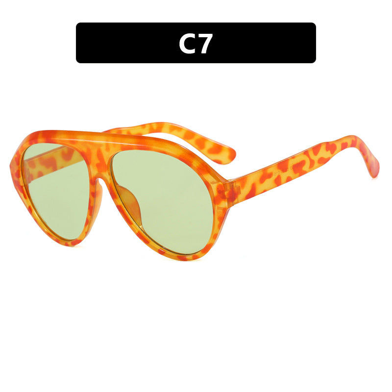 Women's oversized sunglasses with stylish design and protective UV filter Skanto